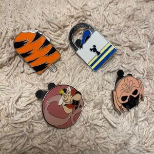 Disney Park Enamel Pin Set (Queen of Hearts & Tigger)